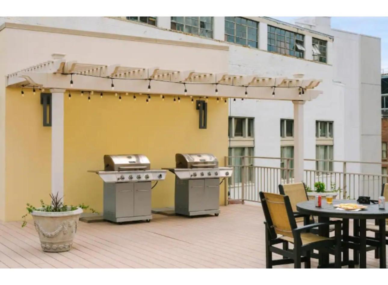 Amazing Condos Beautiful View 2 Blocks To French Quarter, Small Rooftop Pool, Gym, Seanger Theater, Super Dome, And Bourbon St Новый Орлеан Экстерьер фото