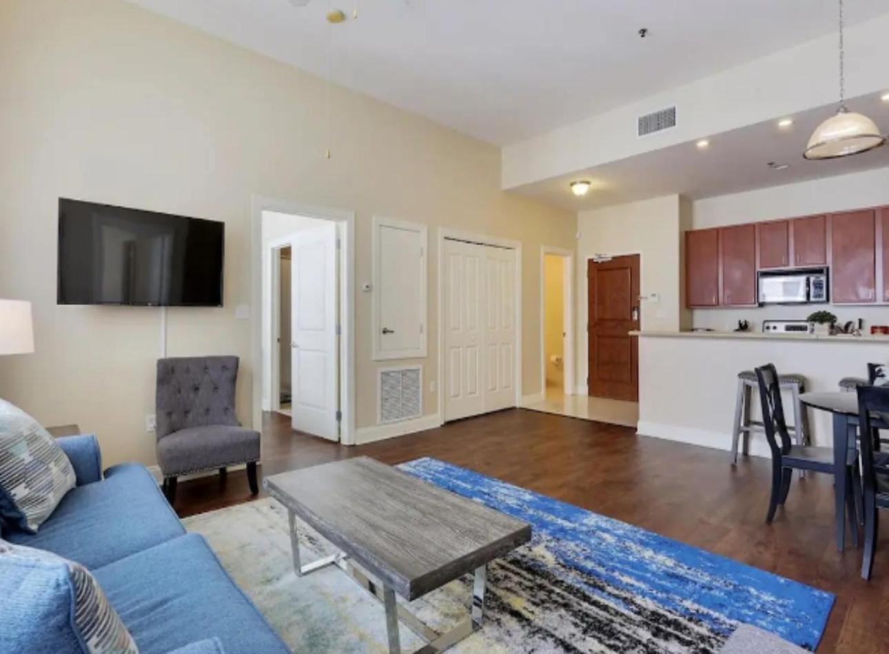 Amazing Condos Beautiful View 2 Blocks To French Quarter, Small Rooftop Pool, Gym, Seanger Theater, Super Dome, And Bourbon St Новый Орлеан Экстерьер фото