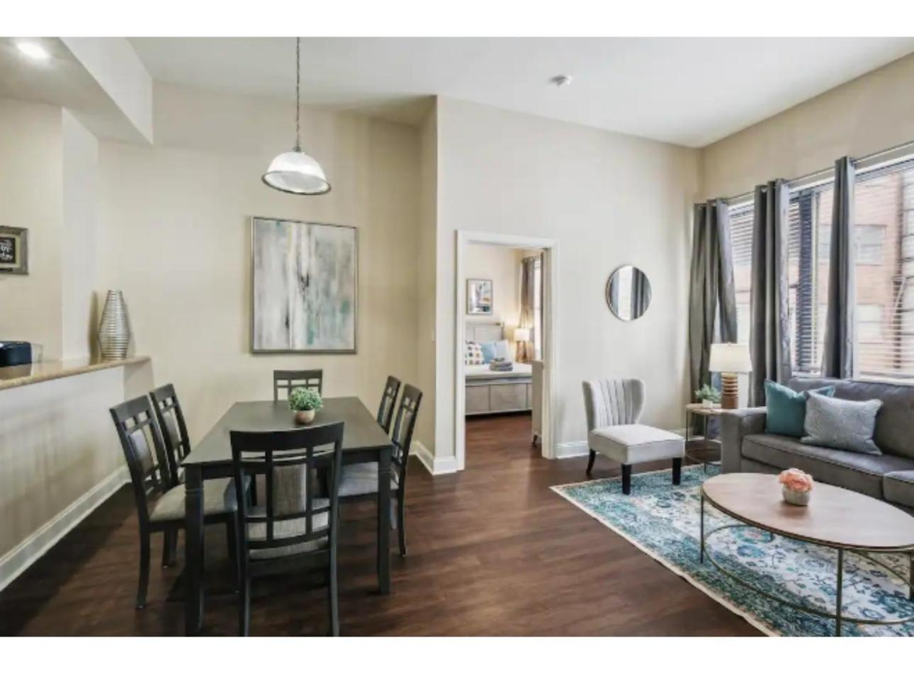 Amazing Condos Beautiful View 2 Blocks To French Quarter, Small Rooftop Pool, Gym, Seanger Theater, Super Dome, And Bourbon St Новый Орлеан Номер фото